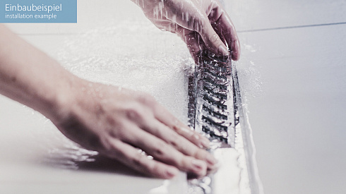 Душевой канал ACO Showerdrain S+ с решеткой "Стрипс" длиной 900 мм